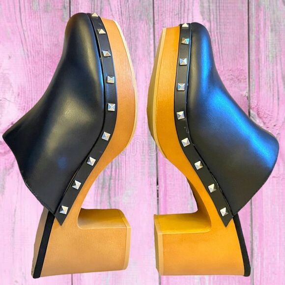 Torrid Faux Leather Black Studded Mule Shoes Wide Width - Size 9.5 WW NIB - Picture 11 of 12
